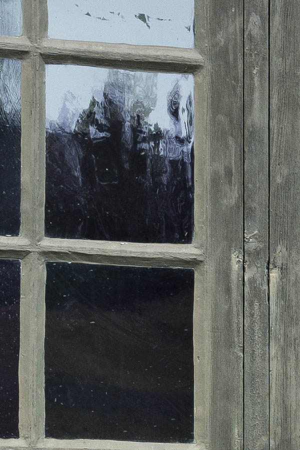 Photo 17558: Green window with two frames and 16 panes