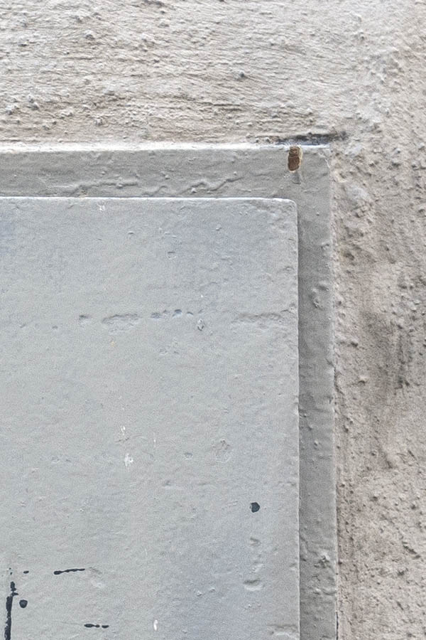 Photo 17845: New, grey metal trapdoor