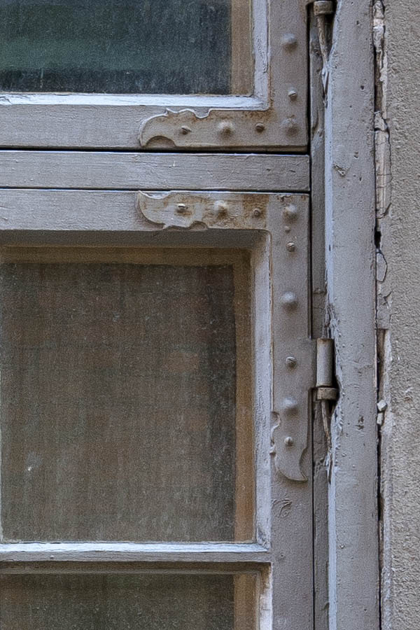 Photo 17889: Large, grey window with four frames and 20 panes