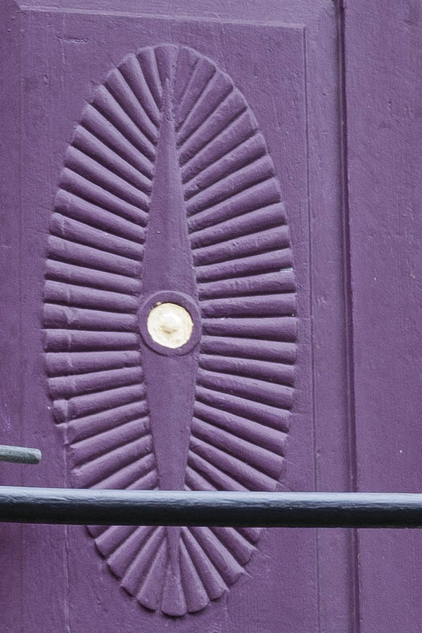 Photo 18312: Panelled, purple Simrishamn double door with door lights