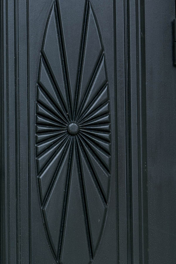 Photo 18376: Panelled, black Simrishamn double door with formed door lights