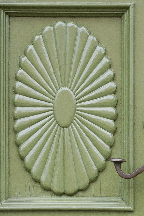 Photo 18528: Panelled, green Simrishamn double door with formed door lights