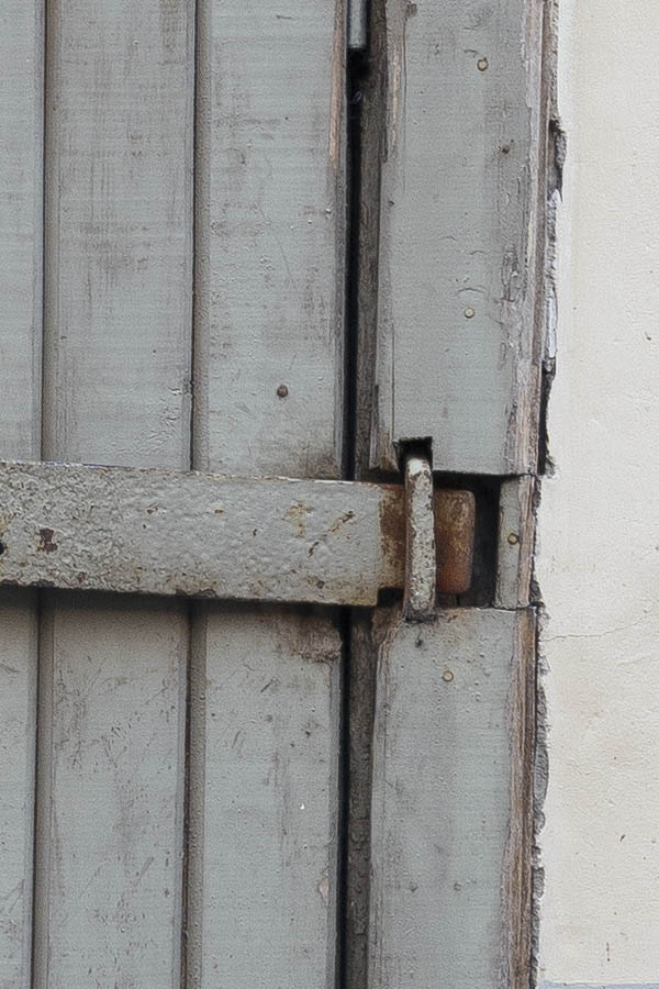 Photo 19468: Grey double trapdoor of boards