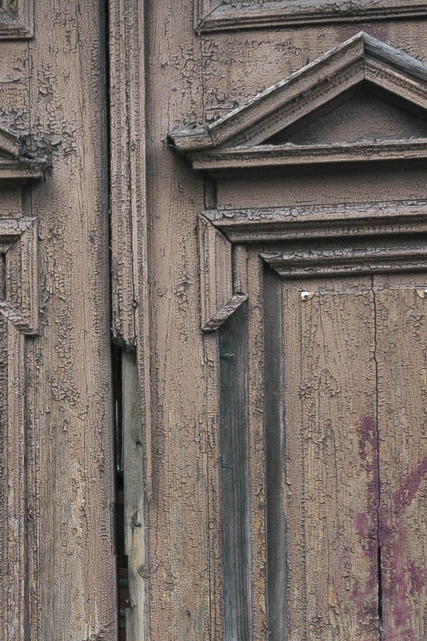 Photo 19711: Decayed, panelled, carved, brown and unpainted gate