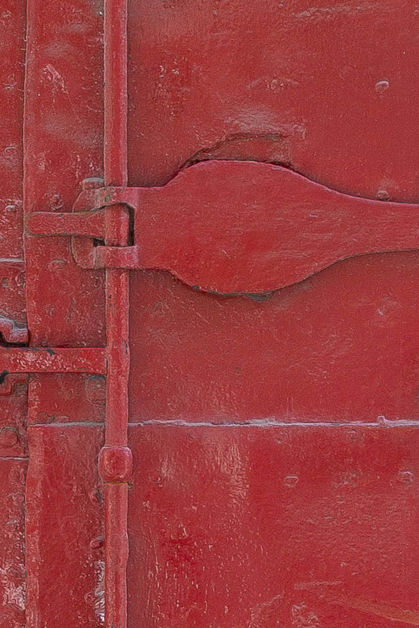 Photo 24165: Formed, red double door of planks