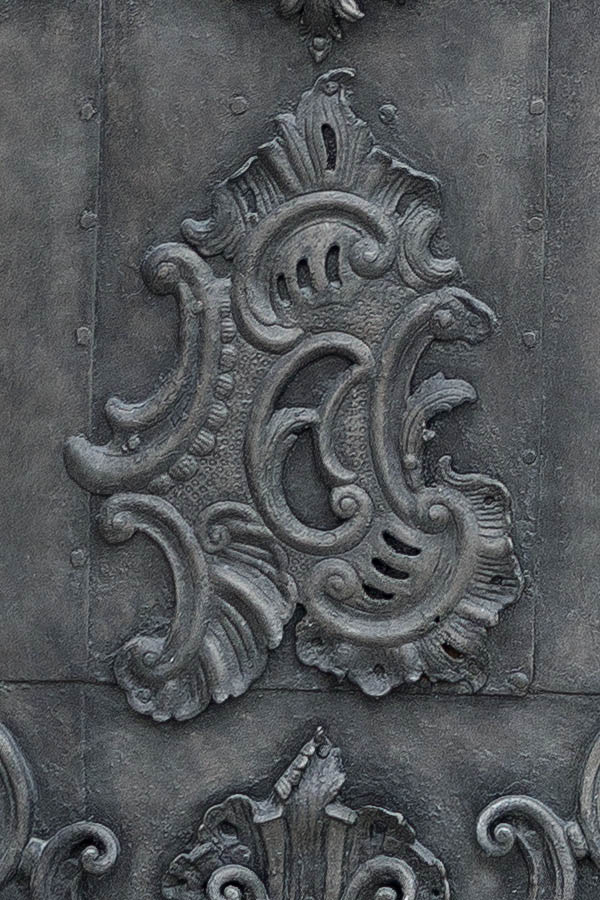 Photo 24981: Formed, grey and black metal plate gate with decorations