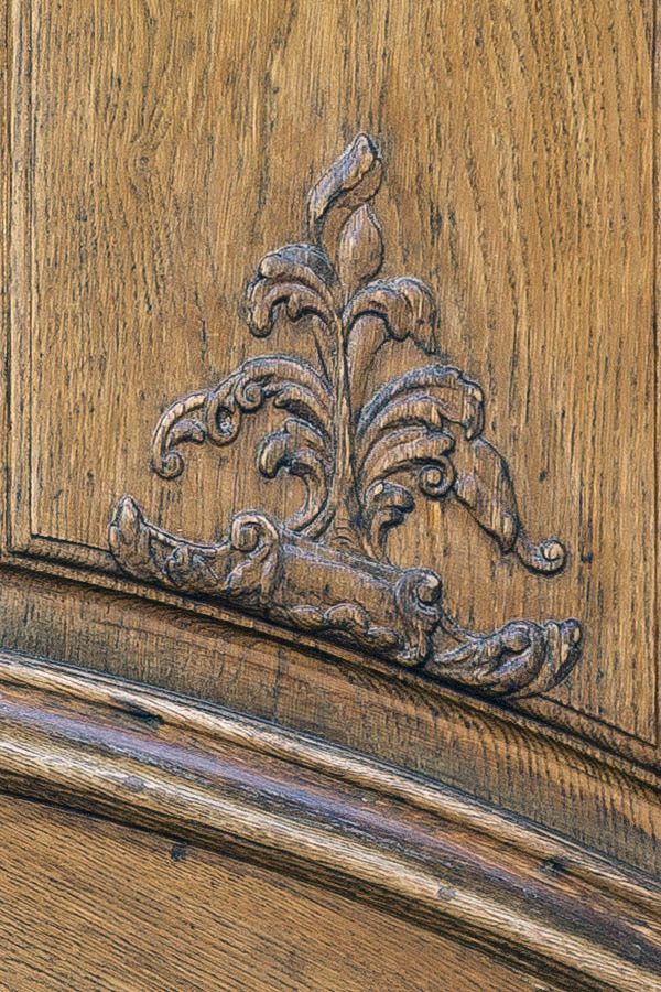 Photo 25031: Formed, carved, panelled, lacquered double door