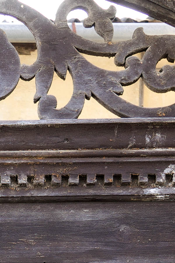 Photo 25383: Decayed, purple, carved gate