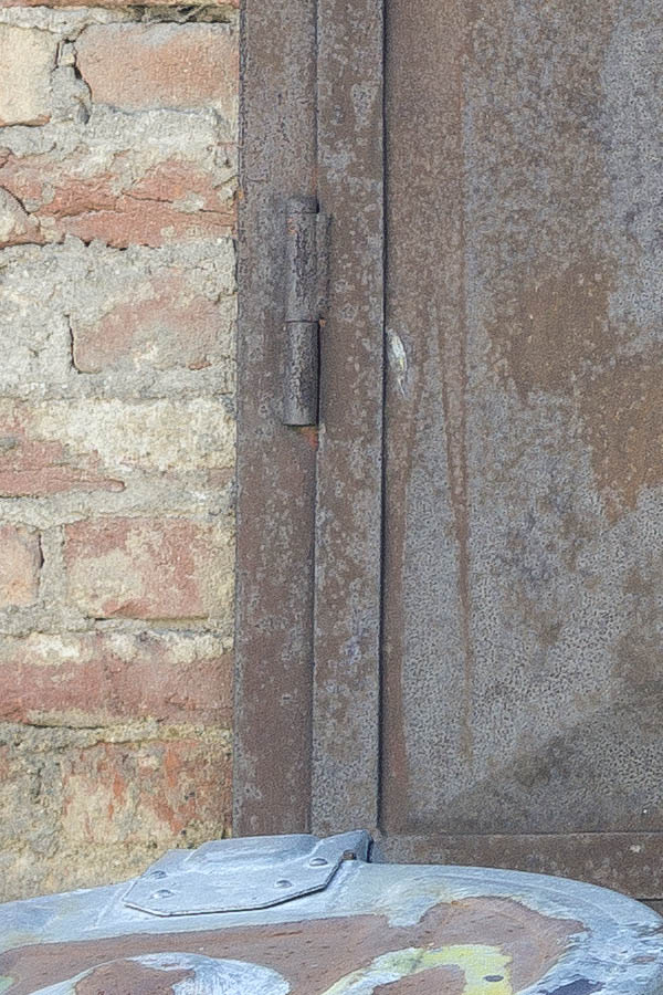 Photo 25440: Brown metal plate gate