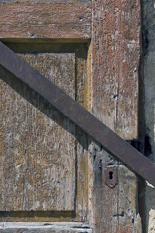 Photo 25495: Narrow, red and yellow door with sidepiece