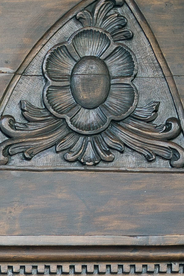 Photo 26276: Panelled, carved, formed, oiled gate