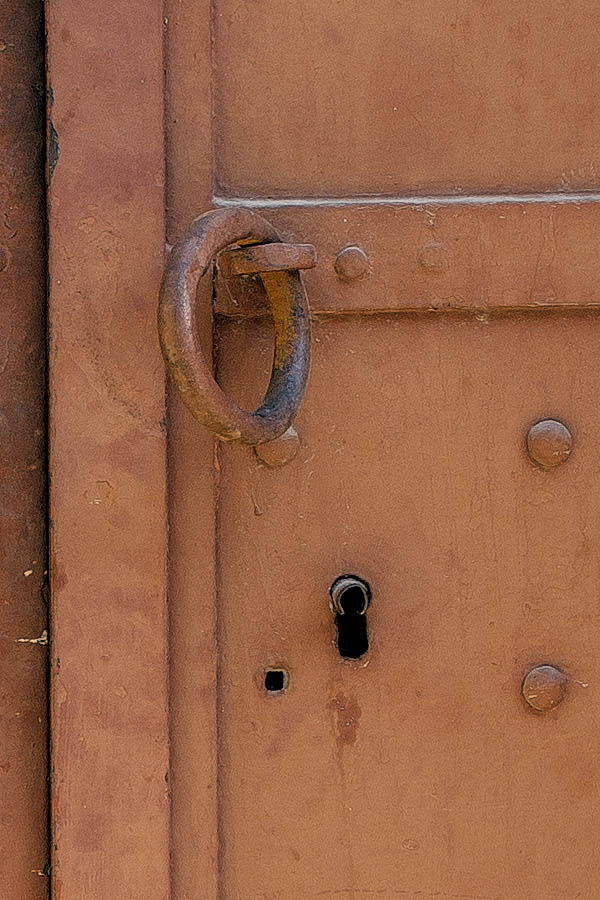 Photo 26343: Formed, light brown metal plate double door