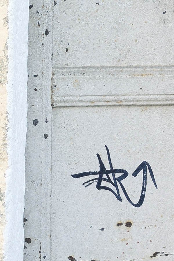 Photo 26371: Worn, panelled, white double door