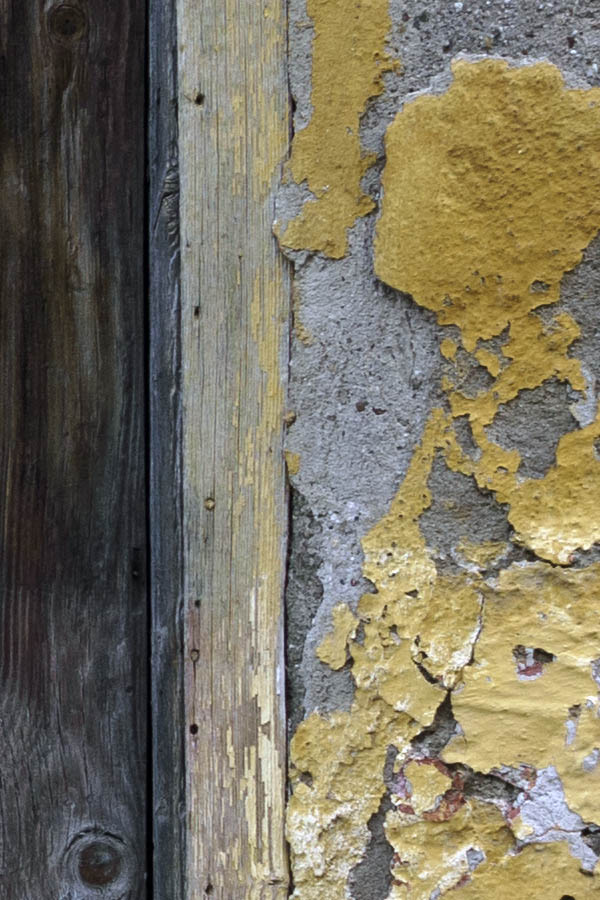 Photo 26489: Decayed, unpainted door of boards