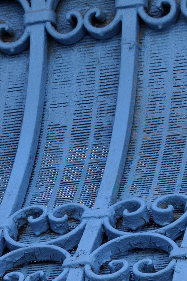 Photo 26532: Blue, latticed and grated window
