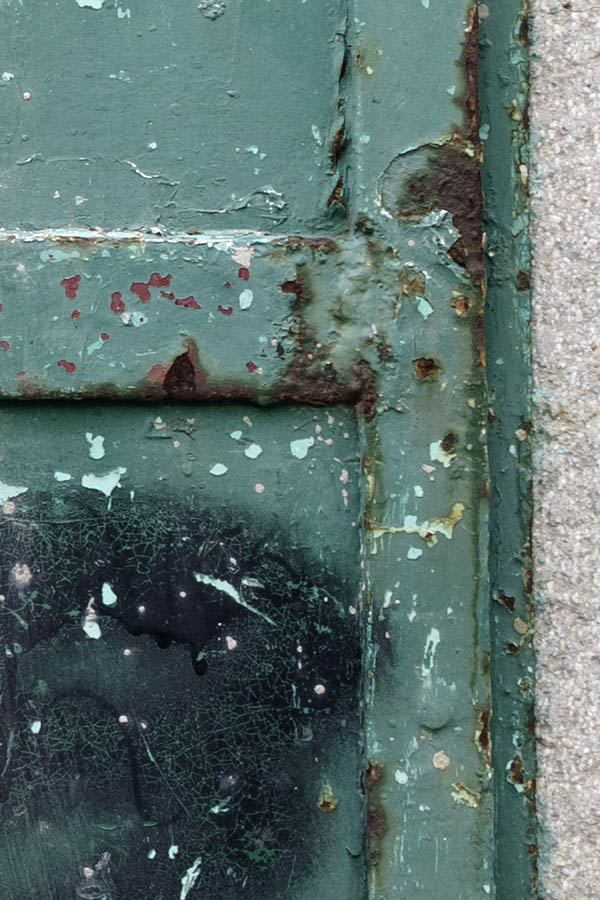 Photo 26671: Green, rusty shutters