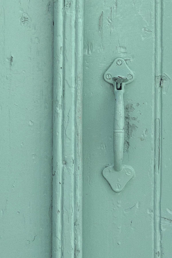 Photo 26725: Narrow, light green double door of boards