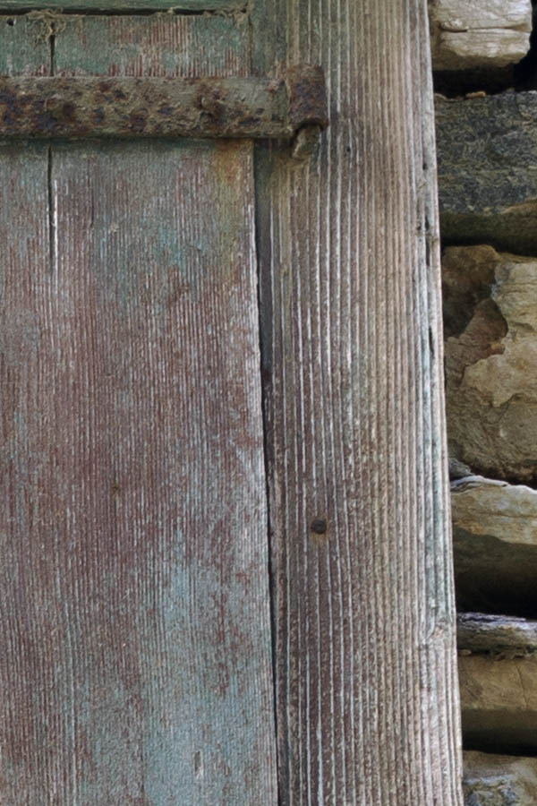 Photo 26757: Unpainted, panelled, double shutters