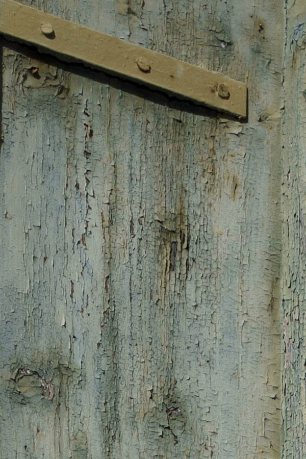Photo 26772: Decayed, green double shutters with white frame