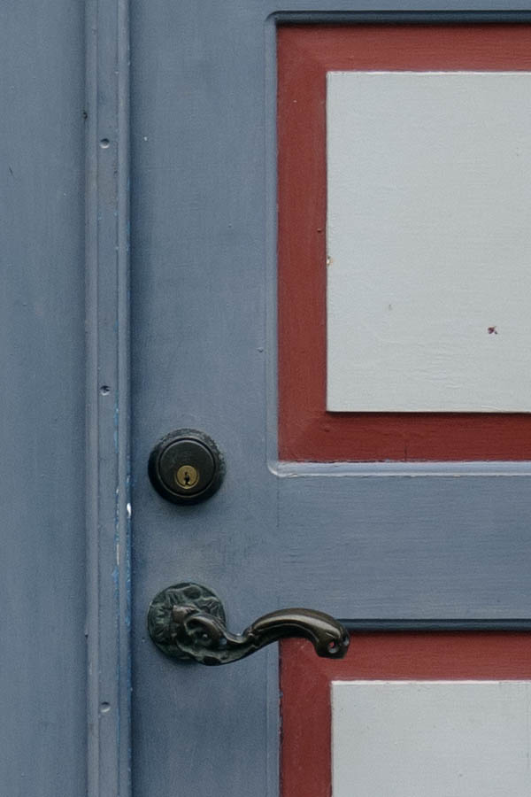 Photo 27023: Light blue, red and white double door with fan light