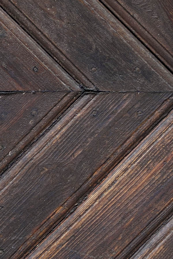 Photo 27212: Formed, oiled door made of boards in diamond shape