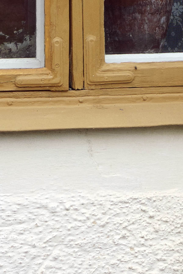 Photo 27232: Yellow window with four frames