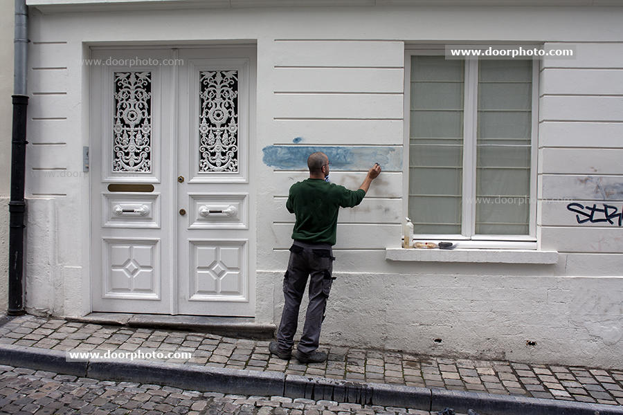 Grafitti cleaning up