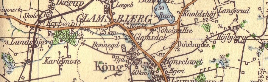 Kort over Glamsbjerg og K&oslash;ng. Motorcyklen k&oslash;rer mod K&oslash;ng og vender - A map of Glamsbjerg and K&oslash;ng. The motorbike drives towards K&oslash;ng and swing round.