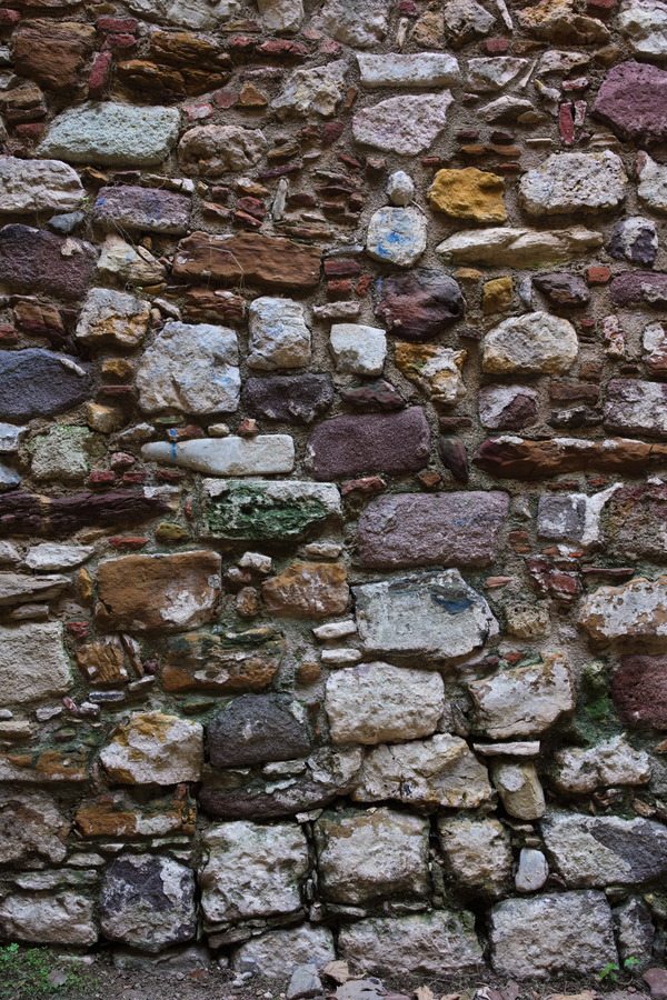 Photo 27447: Stone wall in white, red and brown colours