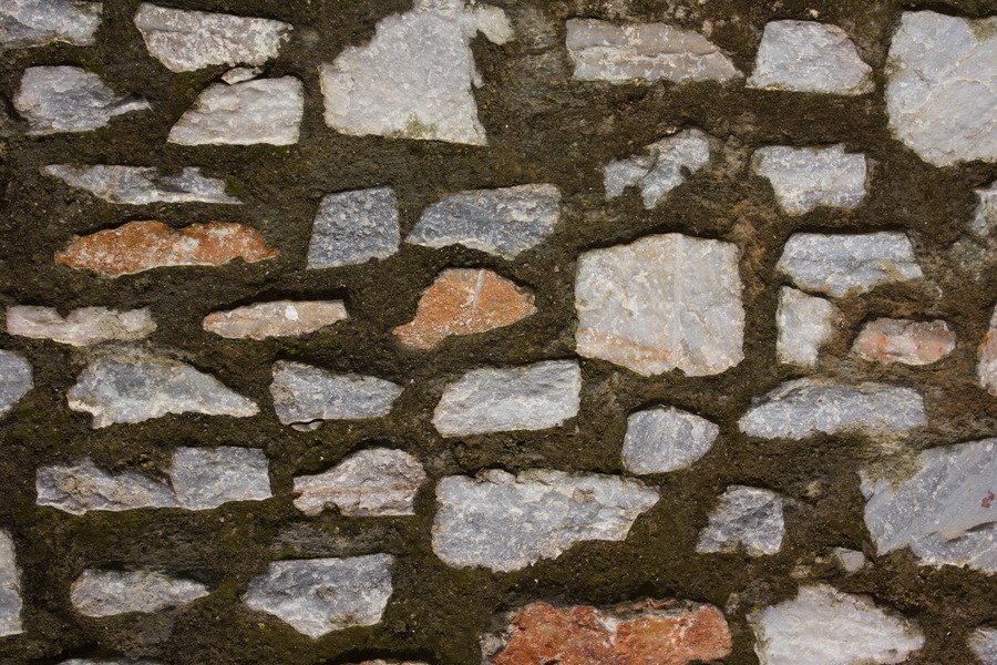 Photo 27454: Stone wall with grey moss